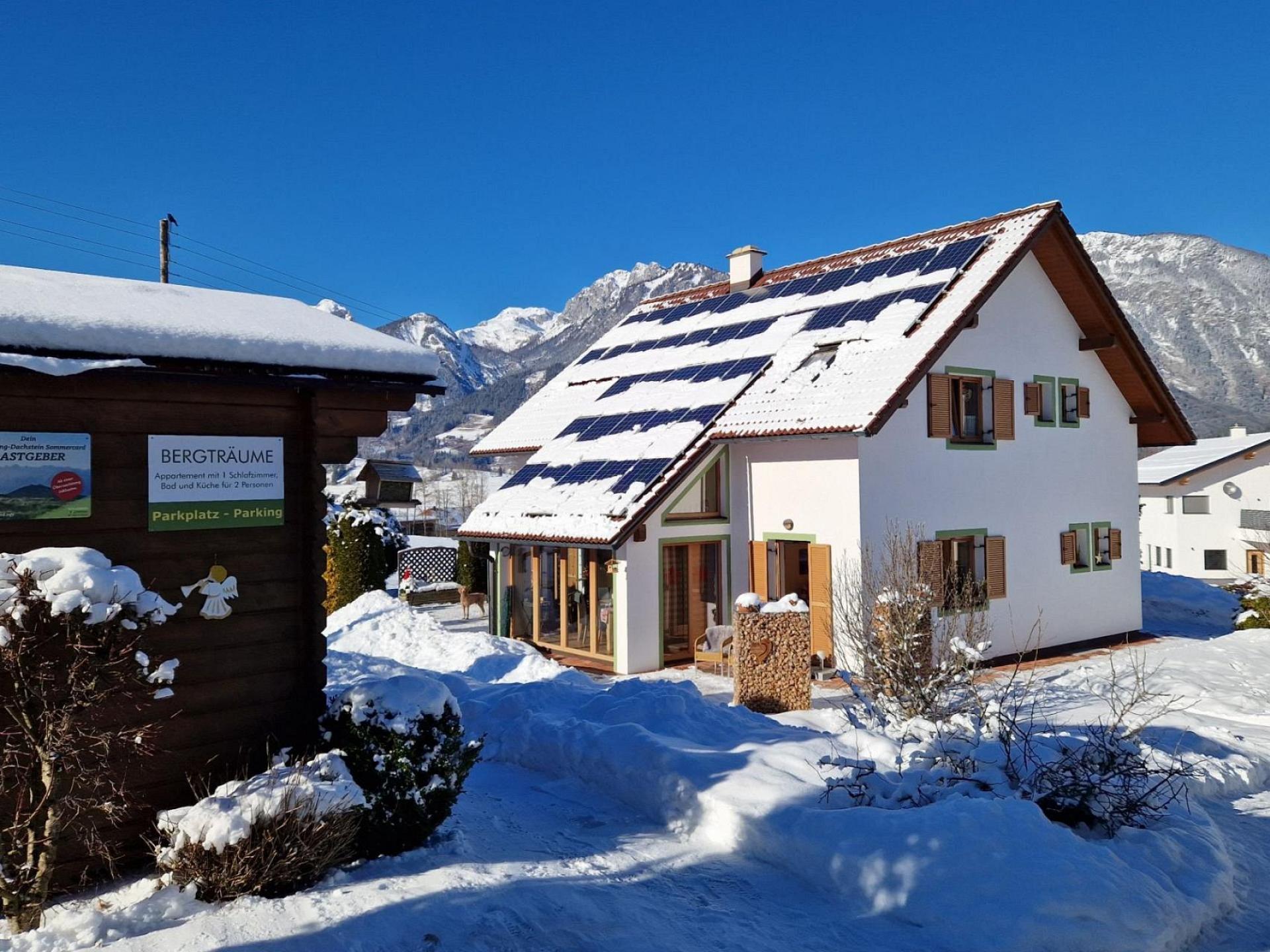 Winteraufnahme vom Haus
